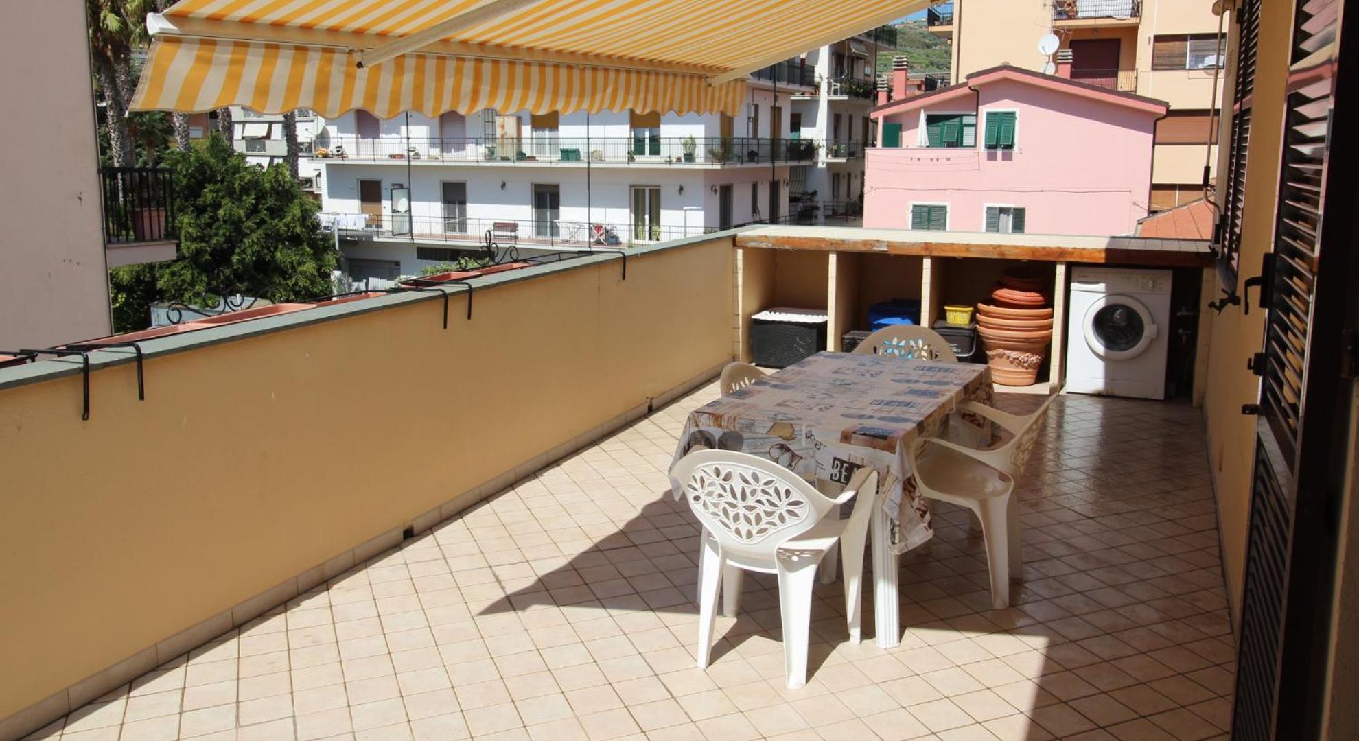 Garibaldi Appartamenti Riva Ligure Bagian luar foto