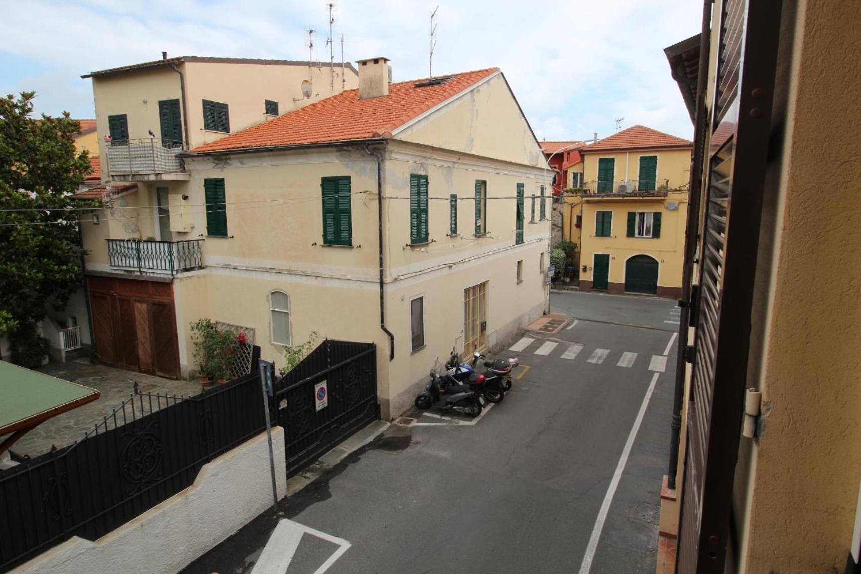 Garibaldi Appartamenti Riva Ligure Bagian luar foto